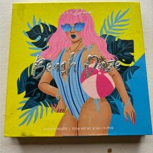 Beach eyeshadow palette